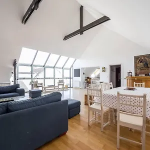  Villa Grande Maison En Plein Coeur Du Bourg Au Calme Avec Jardin Clos, Commerces Port Et A Pied